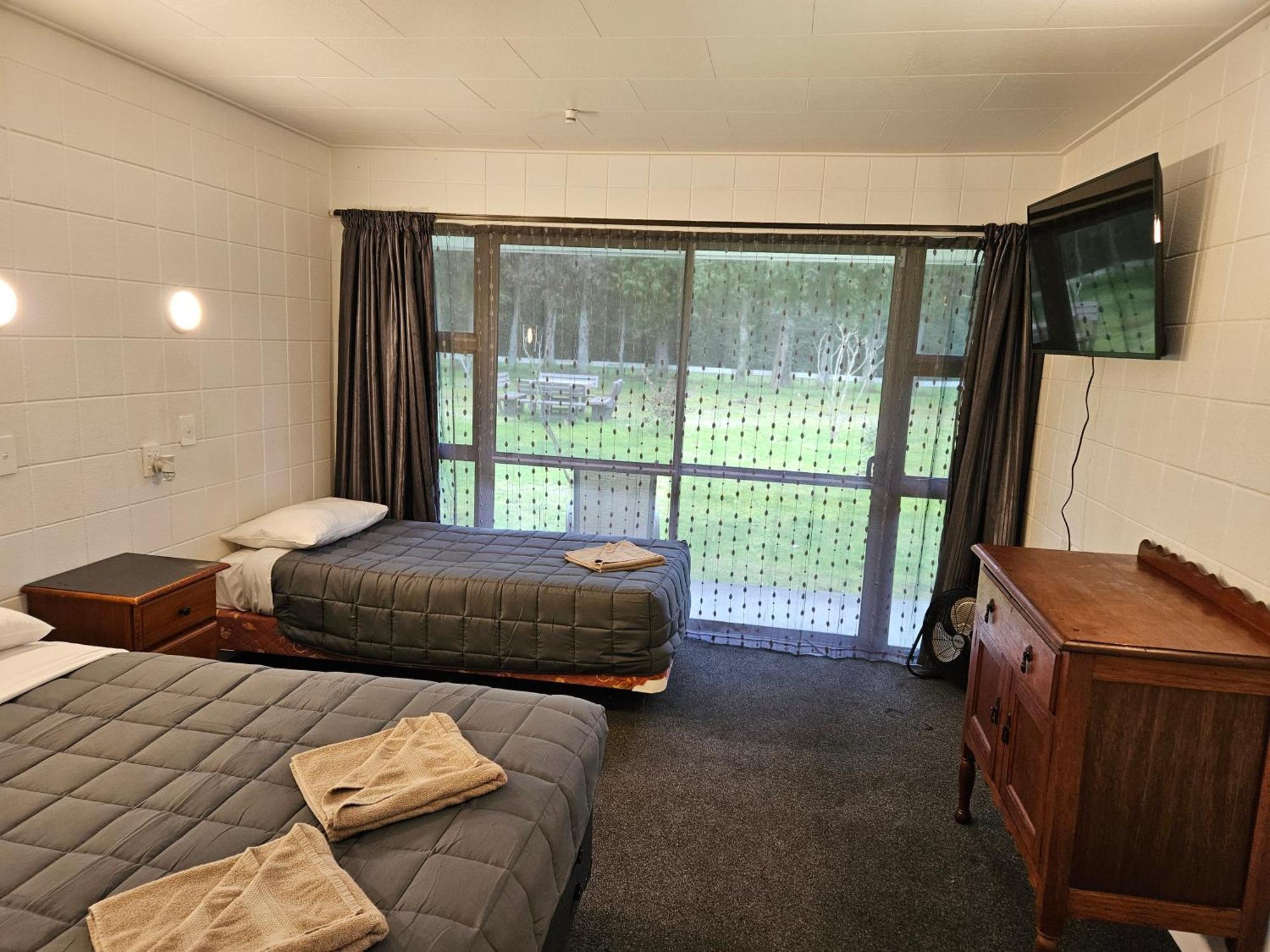 Kawerau Thermal Motel מראה חיצוני תמונה
